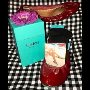 Ruby Red Patent Tieks with Box, Flower, Bags, sz 12